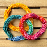 Gebreid Armbandje - Knitted Bracelet